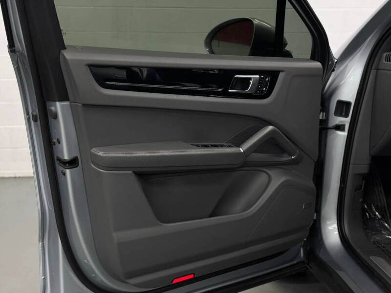 2023 Porsche Cayenne