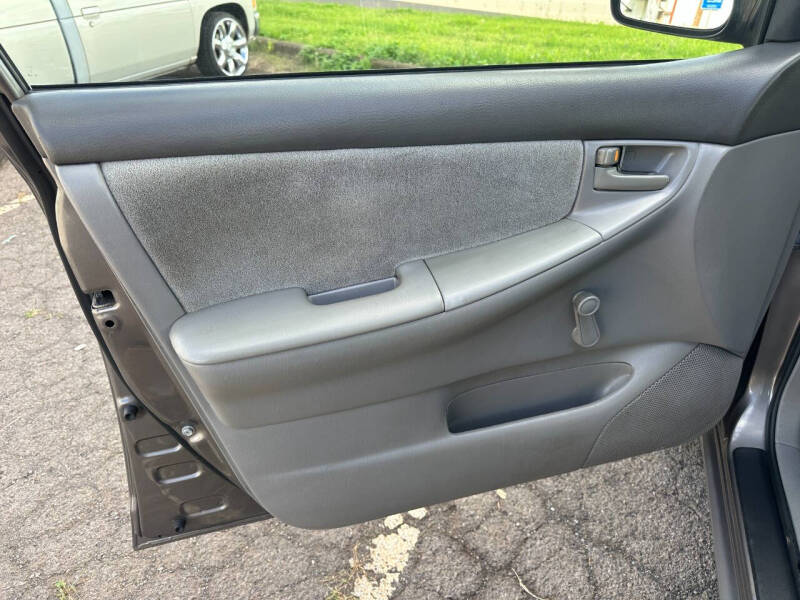 2004 Toyota Corolla CE