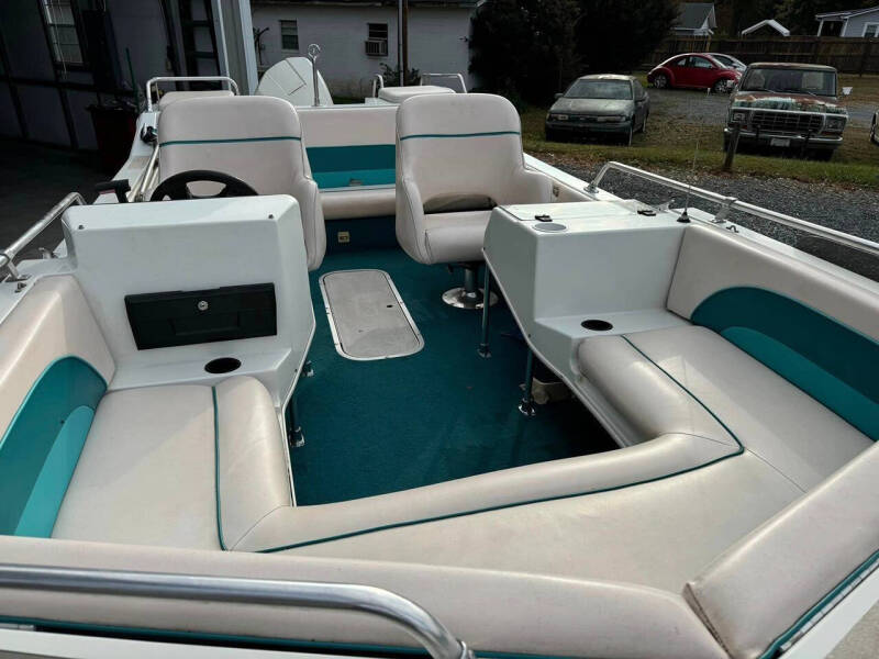 1997 Hurricane SunDeck Sport 185 OB