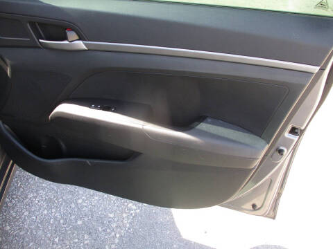 2018 Hyundai Elantra SE