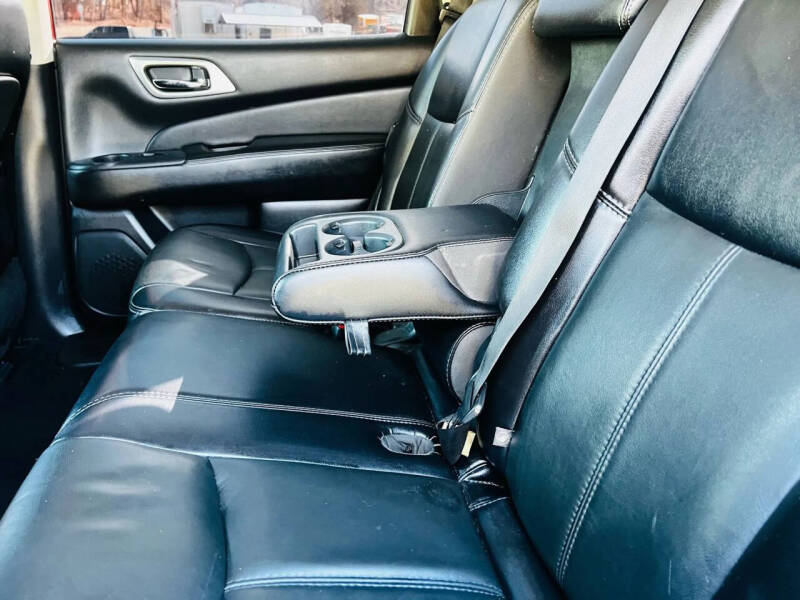 2020 Nissan Pathfinder SL