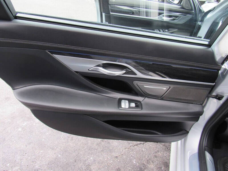 2019 BMW 7 Series 740i