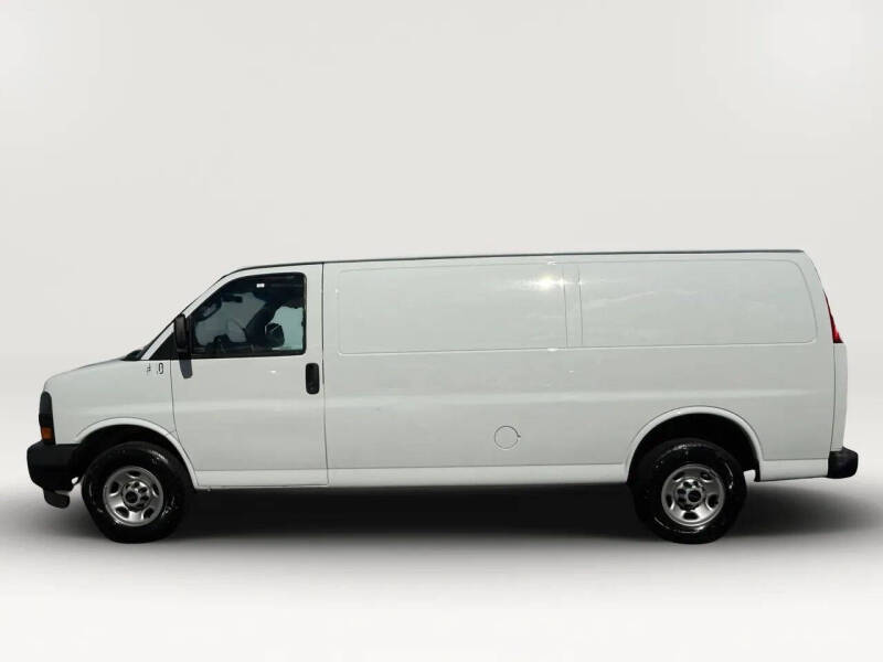 2023 GMC Savana 2500