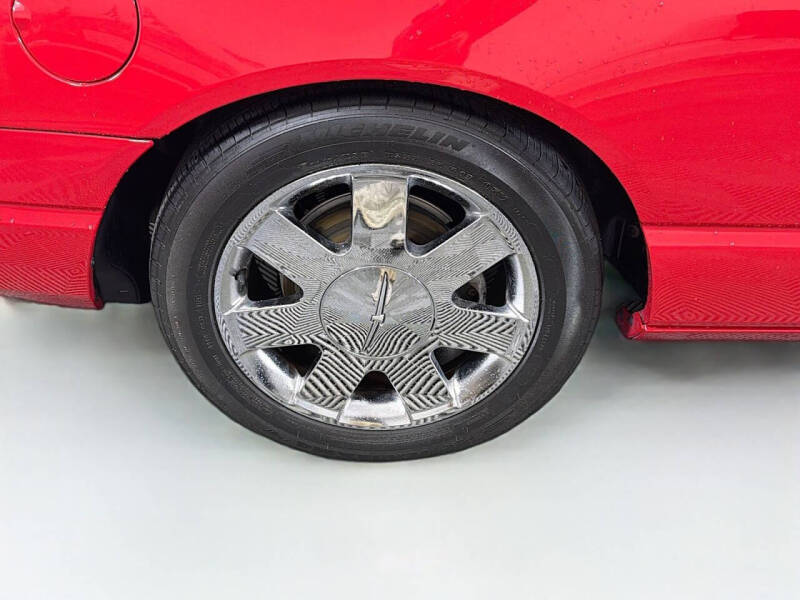 2003 Ford Thunderbird