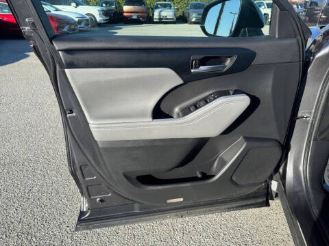 2023 Toyota Highlander Hybrid XLE