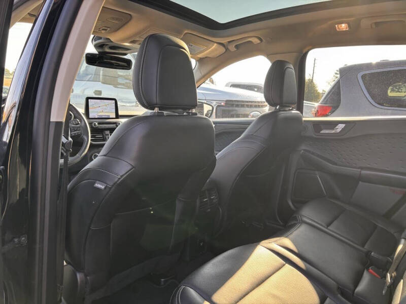 2020 Ford Escape Hybrid Titanium