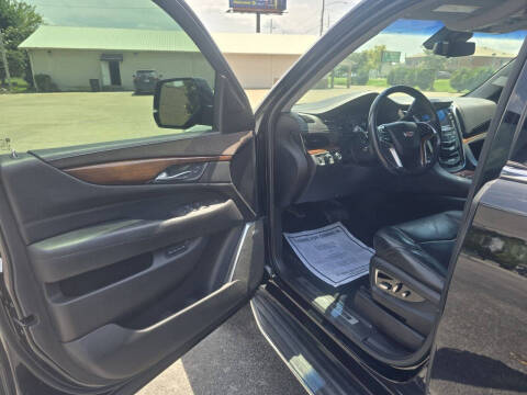 2017 Cadillac Escalade Luxury