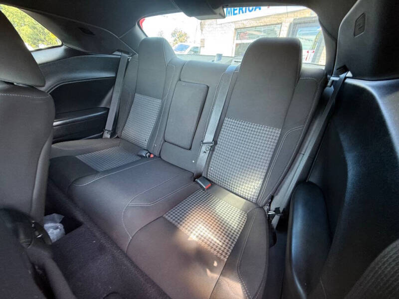 2021 Dodge Challenger SXT