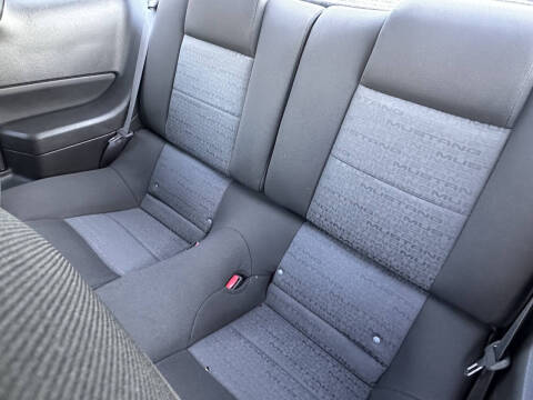 2007 Ford Mustang V6 Deluxe