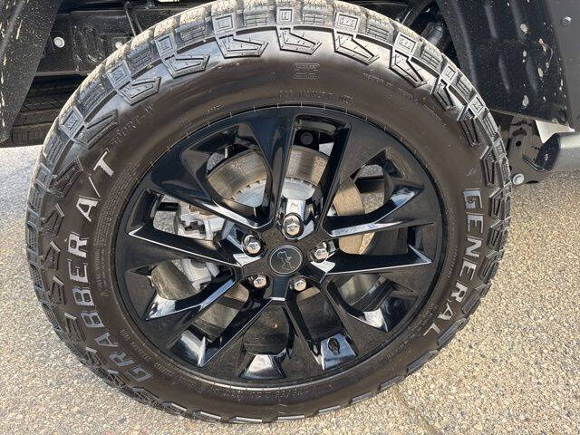 2025 Jeep Gladiator NightHawk