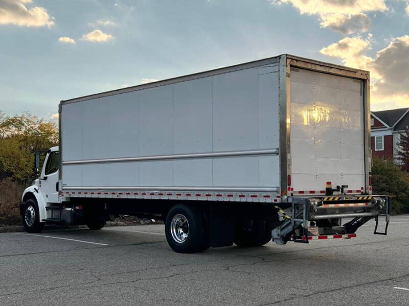 2020 Freightliner M2 106