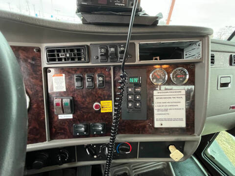 2011 Kenworth T270