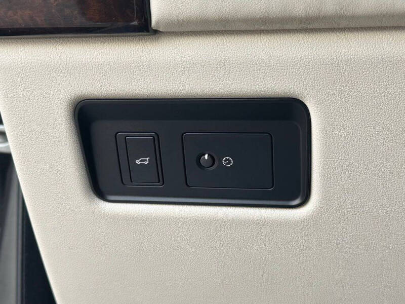 2020 Land Rover Range Rover P525 HSE