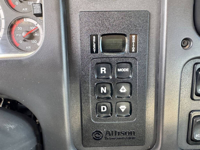 2015 Freightliner M2 106
