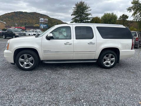 2011 GMC Yukon XL for sale at DOUG'S USED CARS in East Freedom PA