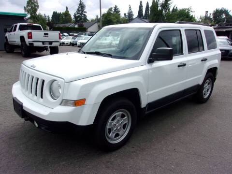 2011 Jeep Patriot for sale at MERICARS AUTO NW in Milwaukie OR