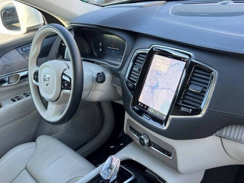 2023 Volvo XC90 Recharge T8 Ultimate Bright Theme 6P