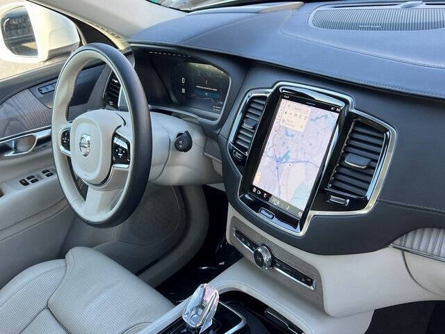 2023 Volvo XC90 Recharge T8 Ultimate Bright Theme 6P