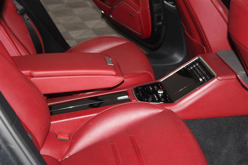 2018 Porsche Panamera