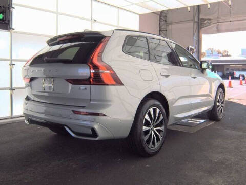 2025 Volvo XC60 B5 Plus Dark Theme