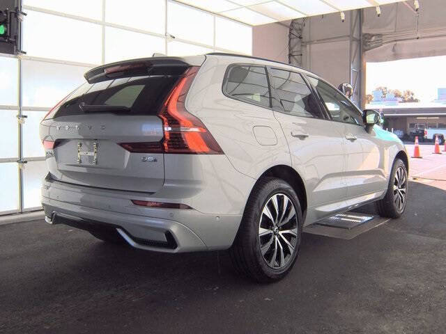 2025 Volvo XC60 B5 Plus Dark Theme