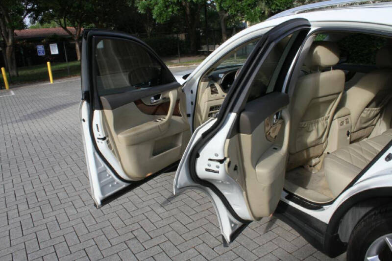 2012 Infiniti FX35