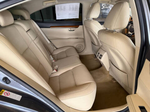 2014 Lexus ES 300h