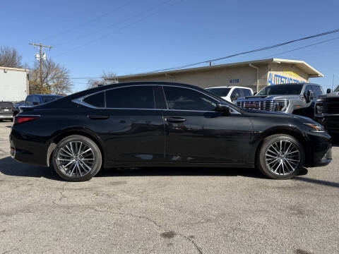 2024 Lexus ES 300h F SPORT Design