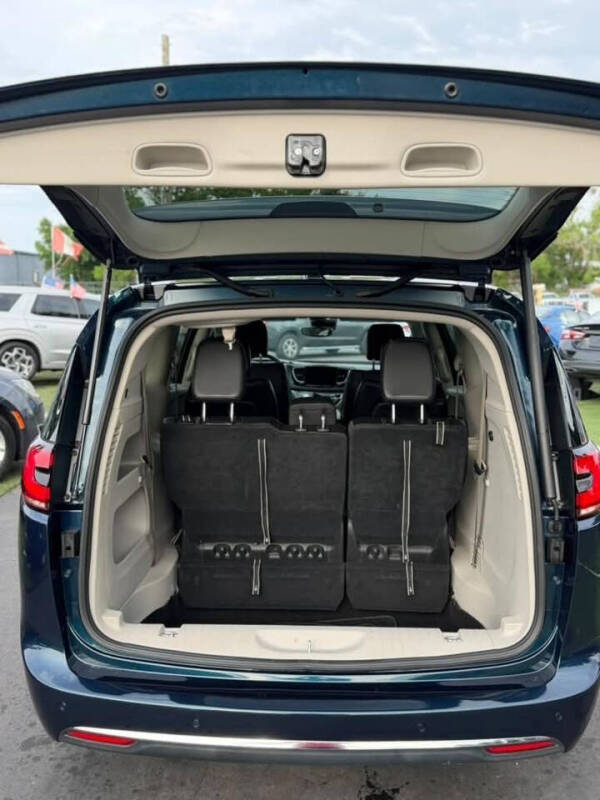 2023 Chrysler Pacifica Touring L