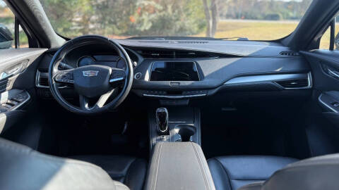 2021 Cadillac XT4 Premium Luxury