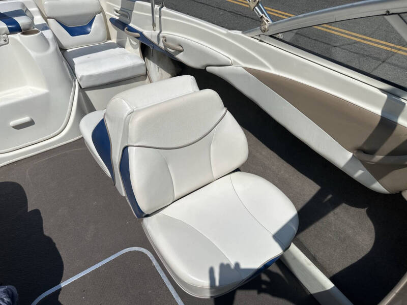 2004 Bayliner 185