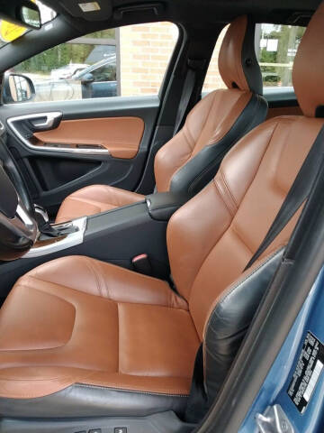 2015 Volvo V60 T5 Drive-E Platinum