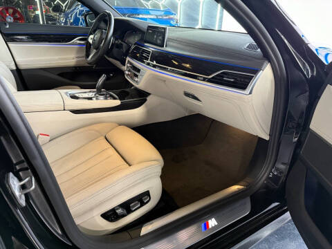 2022 BMW 7 Series 740i