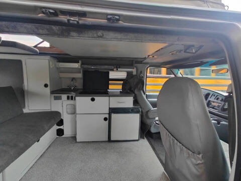 2003 Ford E-Series E-250 SD