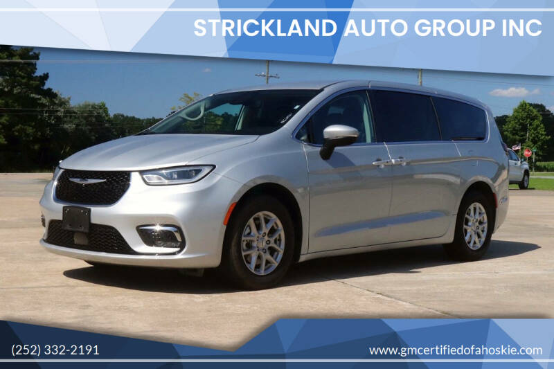 2023 Chrysler Pacifica Touring L's photo