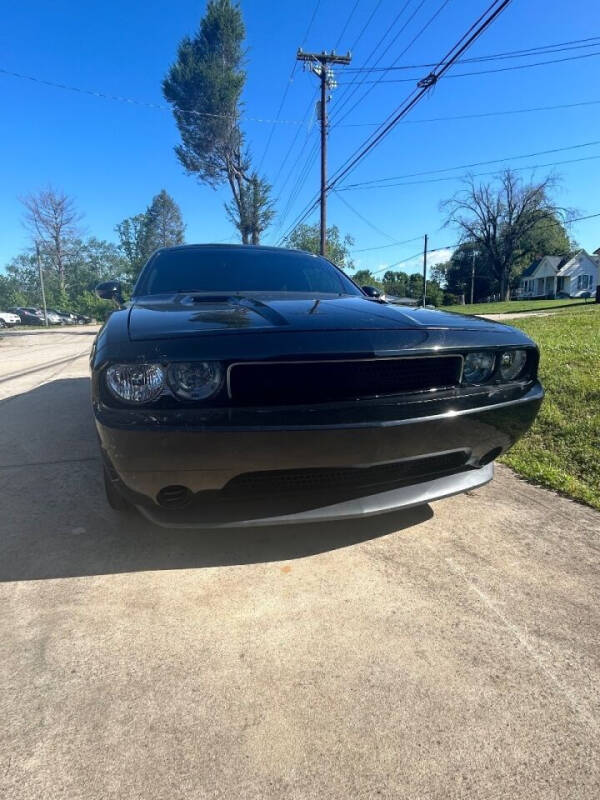 2013 Dodge Challenger SXT photo 21