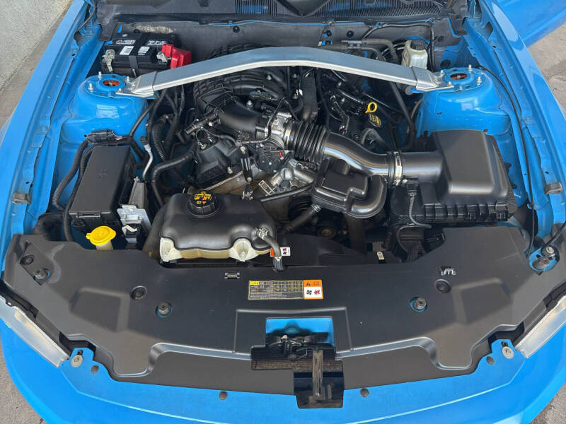 2012 Ford Mustang V6