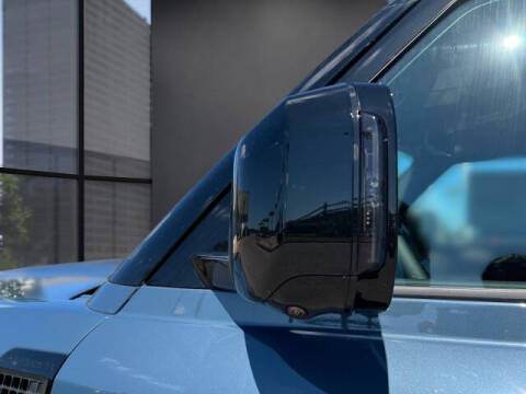 2025 Land Rover Defender 90 P400 X-Dynamic SE