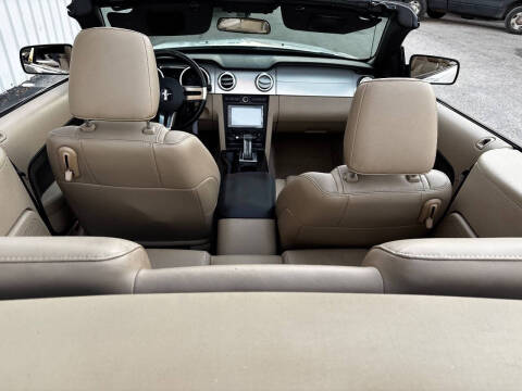 2007 Ford Mustang V6 Deluxe