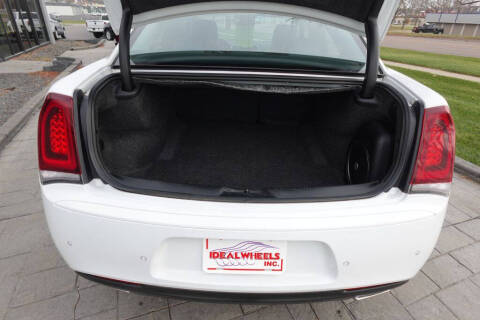 2023 Chrysler 300 Touring L