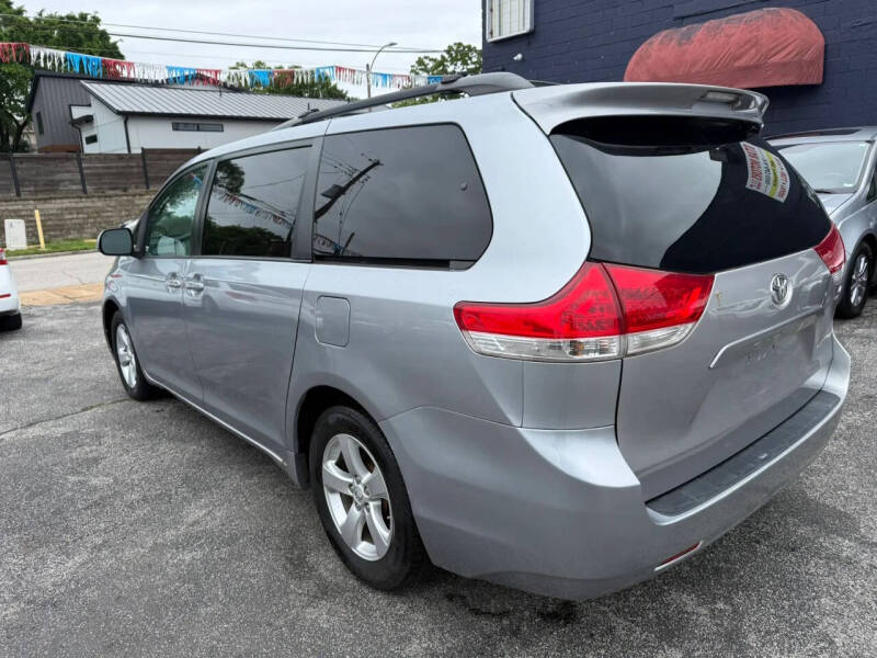 2012 Toyota Sienna