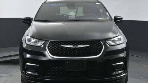 2024 Chrysler Pacifica Touring