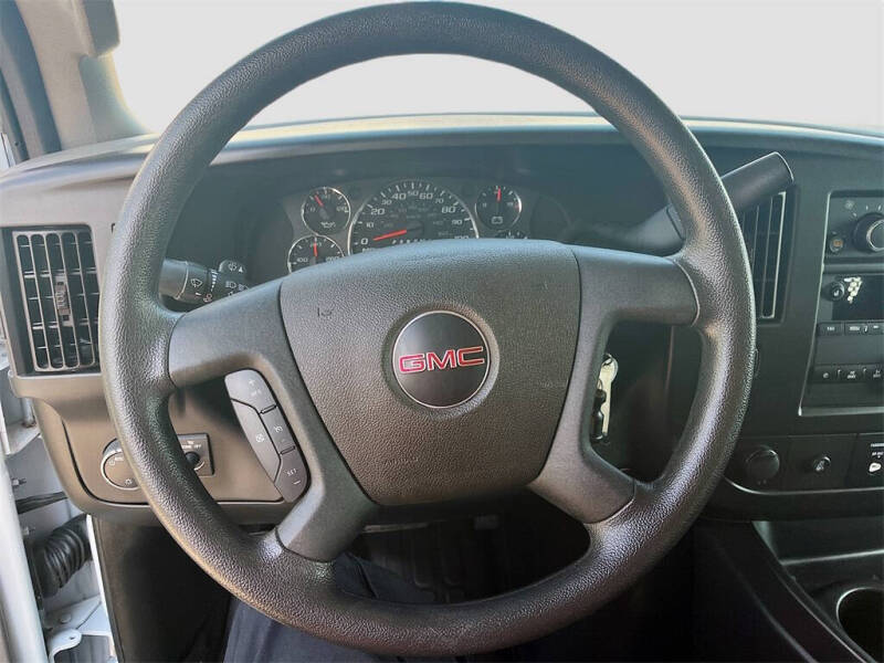 2022 GMC Savana 2500