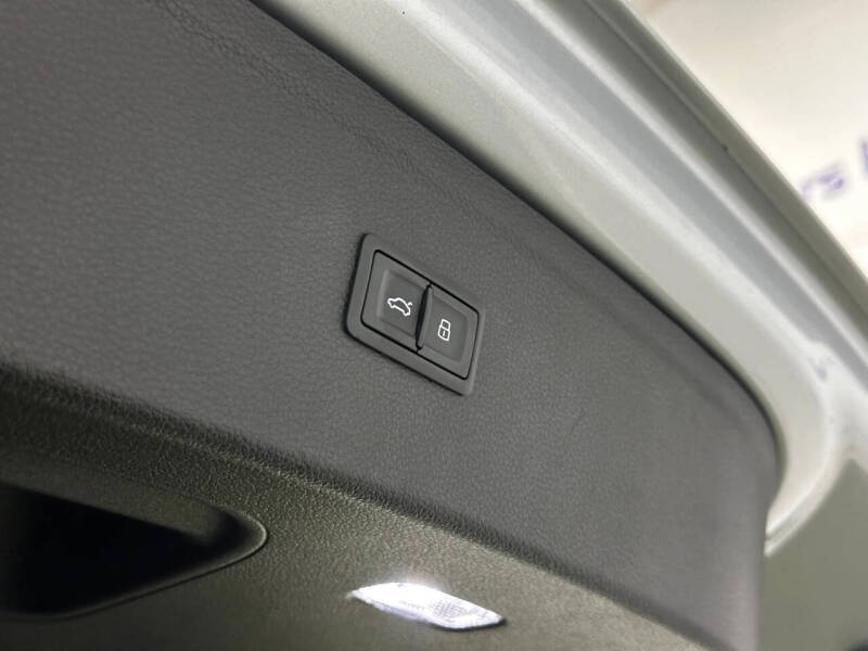 2020 Audi SQ5 3.0T quattro Premium Plus