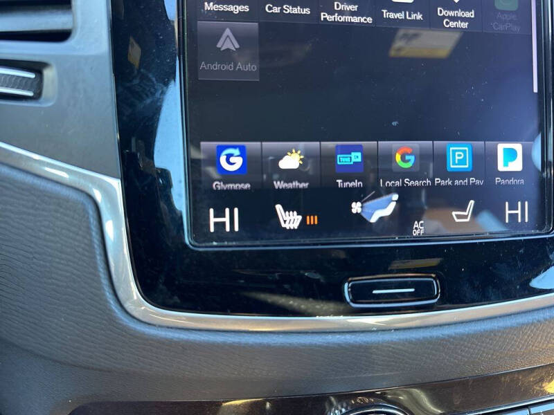 2019 Volvo XC90 T6 Momentum