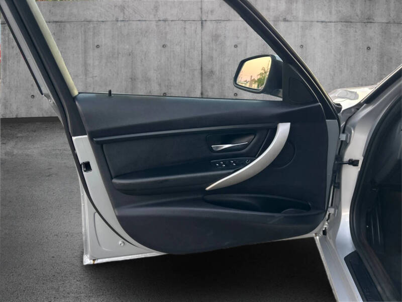 2014 BMW 3 Series 320i