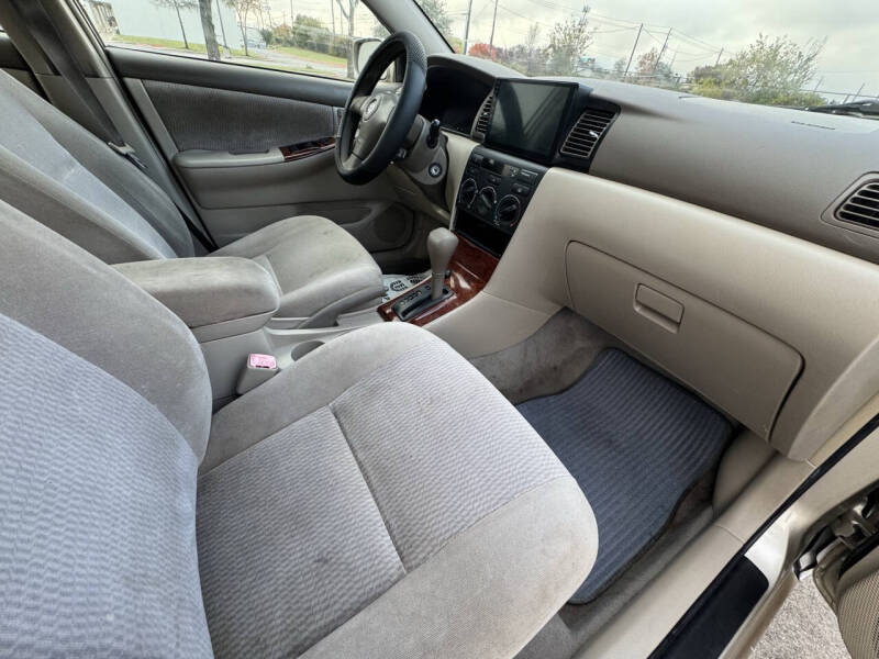 2005 Toyota Corolla LE