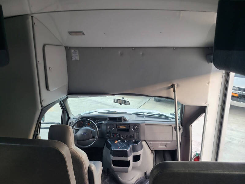 2016 Ford E-Series E-350 SD