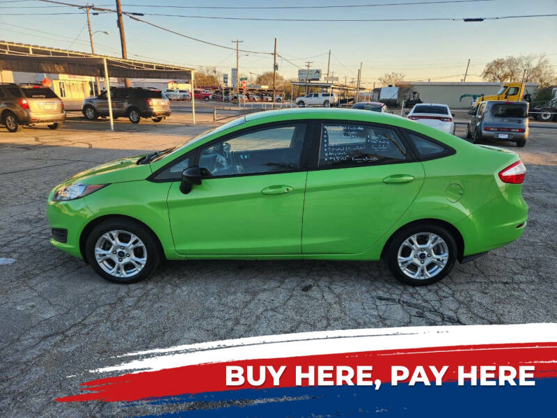 2014 Ford Fiesta SE's photo