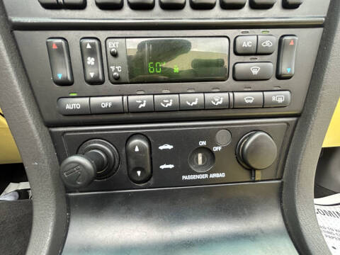 2002 Ford Thunderbird Deluxe